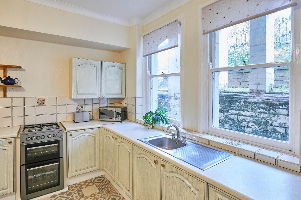 Host & Stay - The Garden Flat Scarborough Bagian luar foto